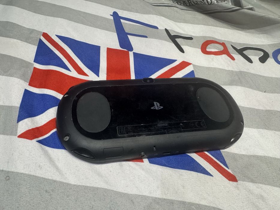 Продам  PS  VITA.