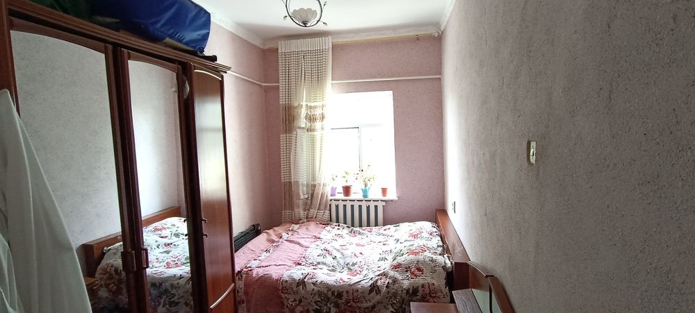 Dom Bogʻishamol mahallasida 4 honadan iborat