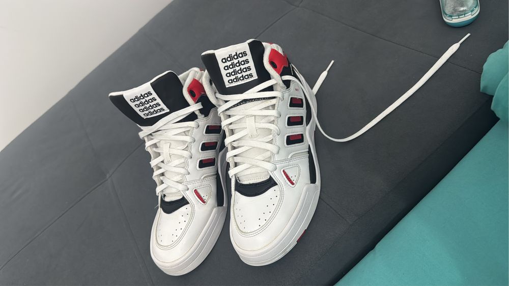 Adidas marimea 42