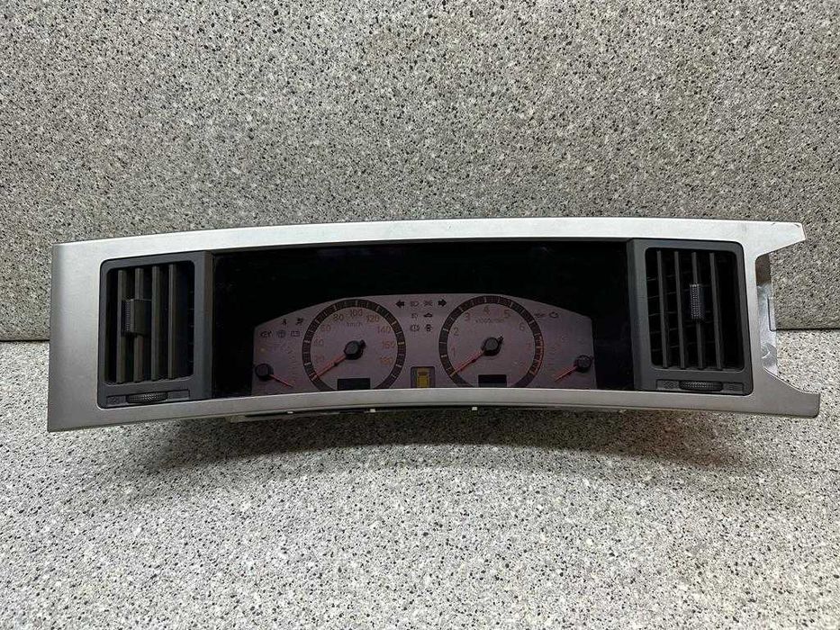 Щиток панель приборов на Ниссан Эльгранд Е51