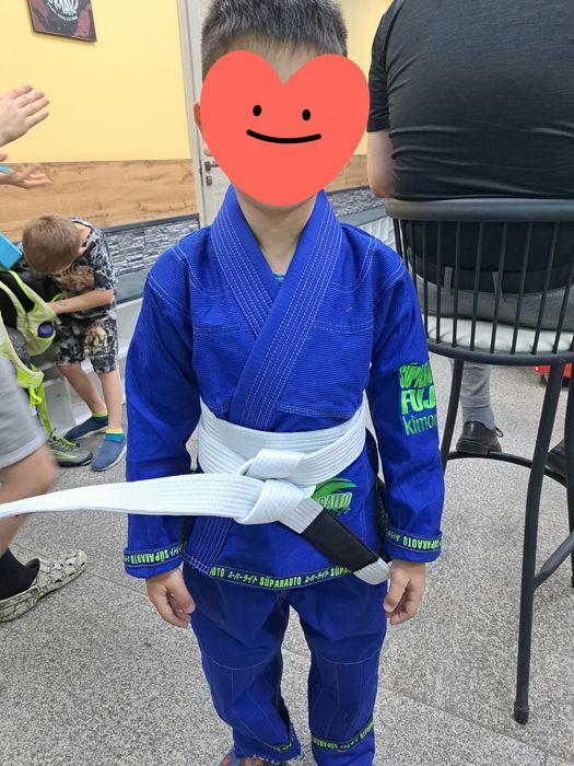 Продам кимоно для джиуджитсу