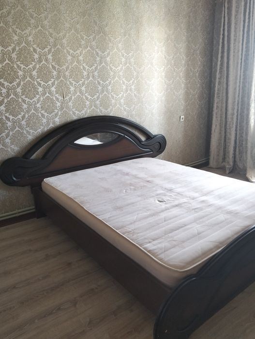 Кровать для спальной