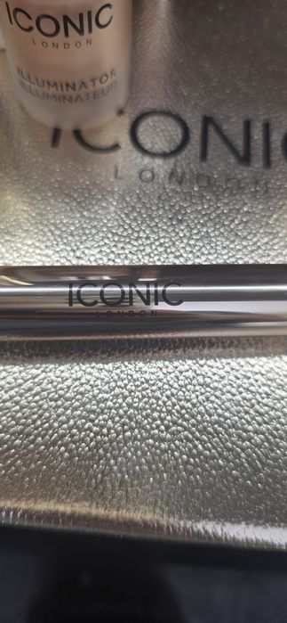 Грим Iconic London Illuminator, Спирала, lip gloss & liner