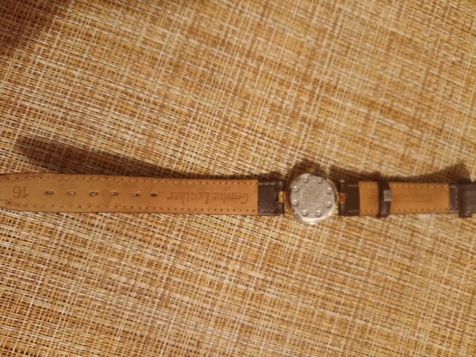 Женские наручные часы