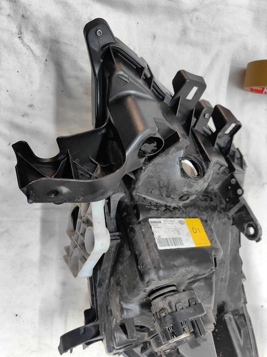 Оригинален фар Нисан Навара  Nissan Navara  2012