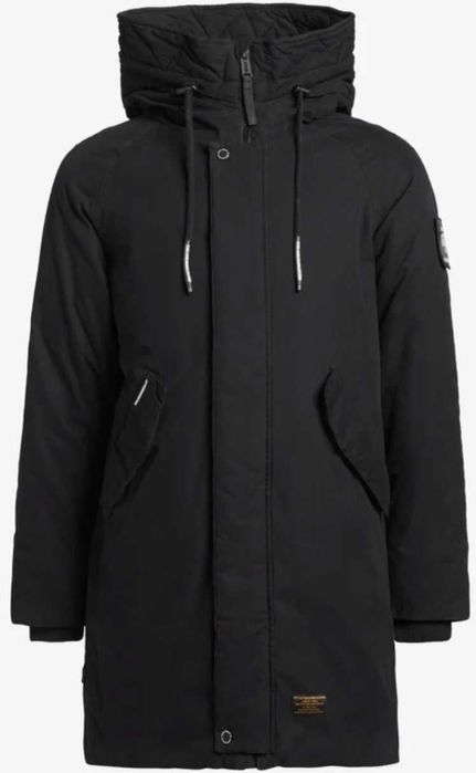 Armani Exchange, Camp David, Sellected Home, Khujo