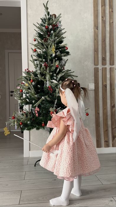 Нарядное платье для девочки