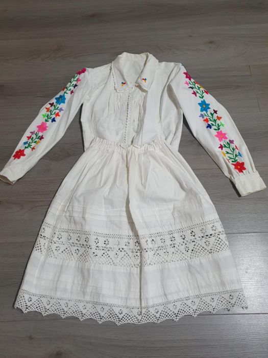 Costum popular de copii .5 - 8 ani