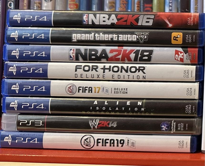 ЕКСЛУЗИВНО! Playstation 4 500GB + игри Bundle