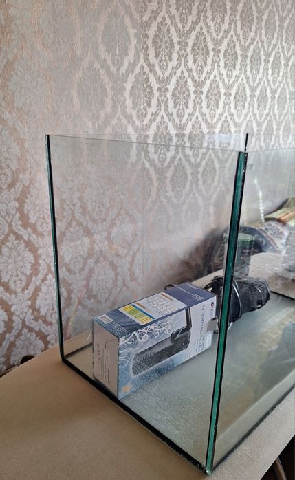 Продавам аквариум 50 л