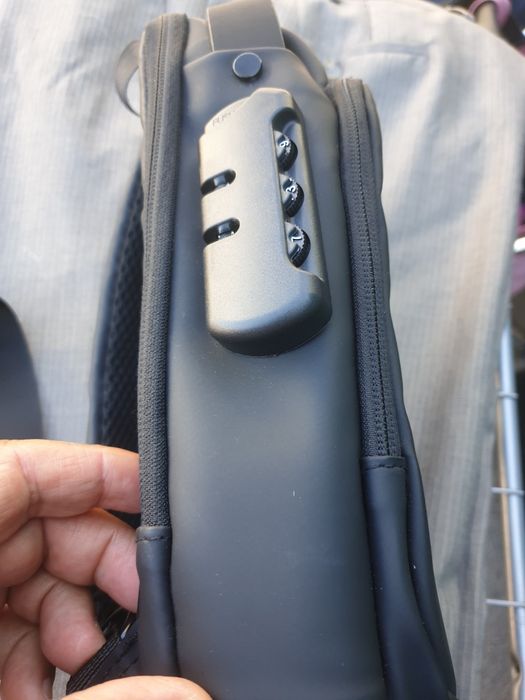 Продам наплечную сумочку новая Астане