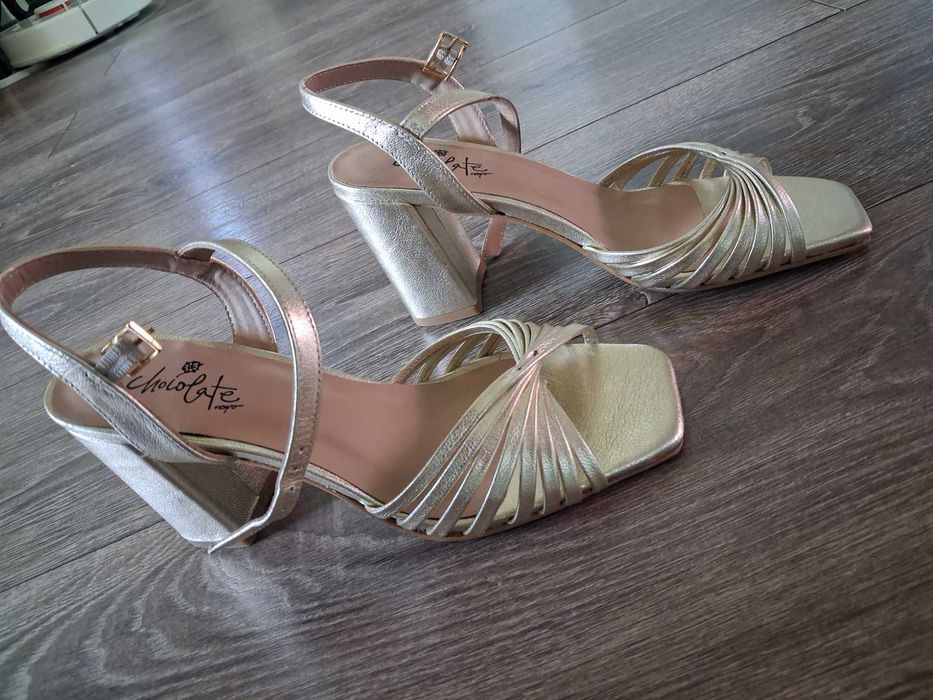 Sandale comode si elegante din piele naturala auriu