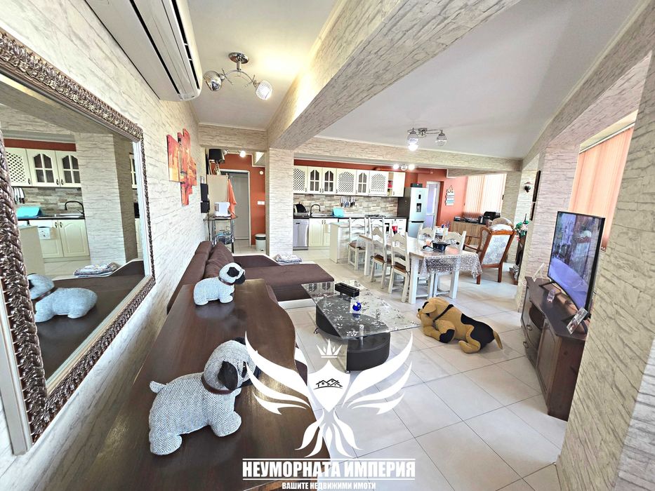 Продавам тристаен апартамент 115кв.м. 4ет. в гр.Асеновград до Пазара