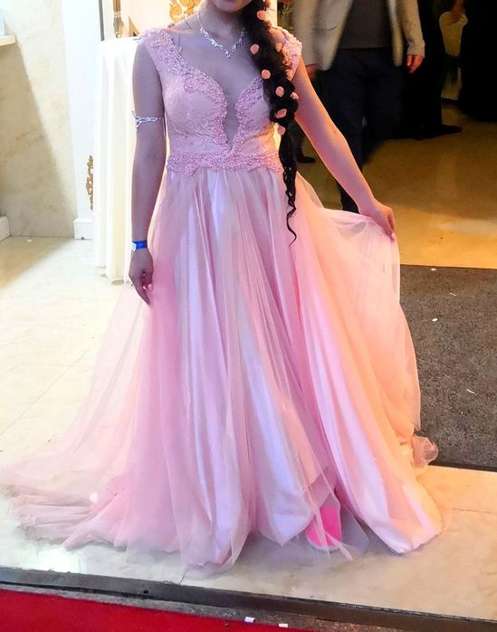 Бална рокля цвят праскова размер М/Л