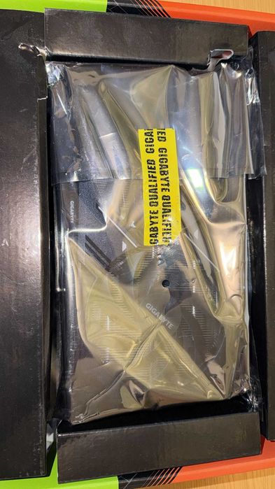 Placa video GIGABYTE GeForce RTX 5060 Ti WINDFORCE OC 8GB GDDR7 128-bit DLSS 4.0