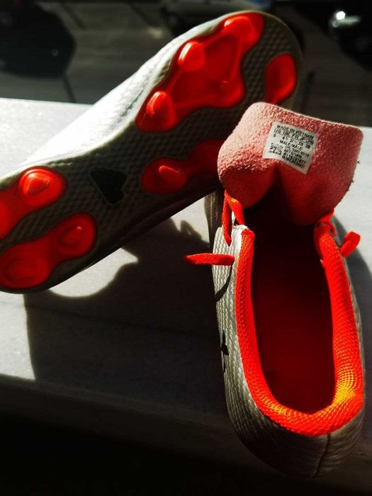 бутонки за футбол