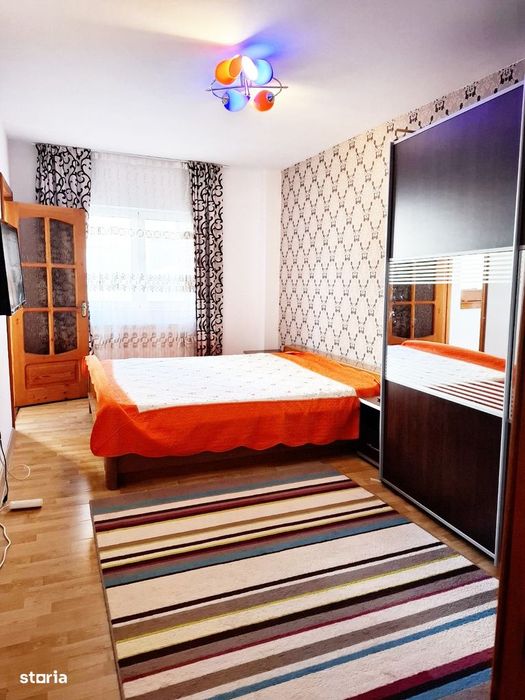 4 camere , 2 bai, etaj 1din 4, zona Unirii Sud