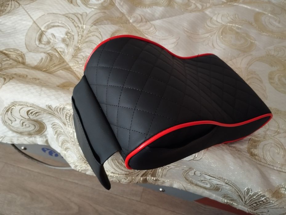 Подлокотник на авто