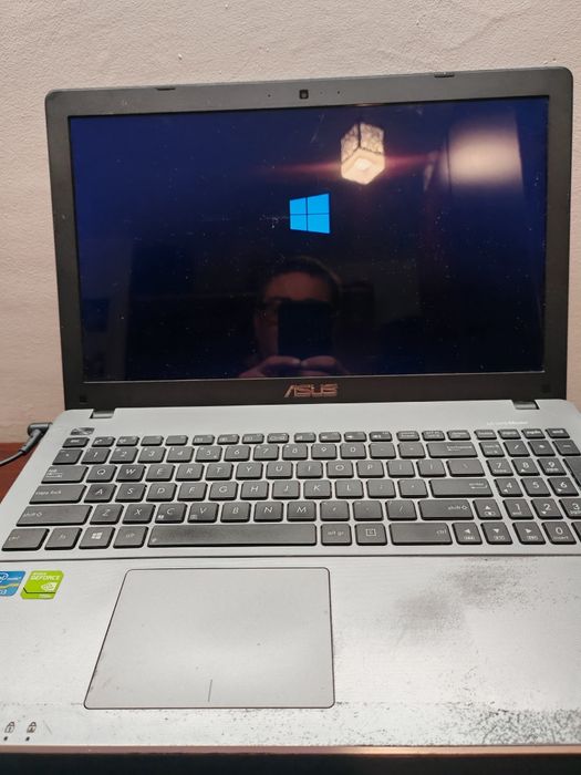 Laptop Asus x550 c pentru piese