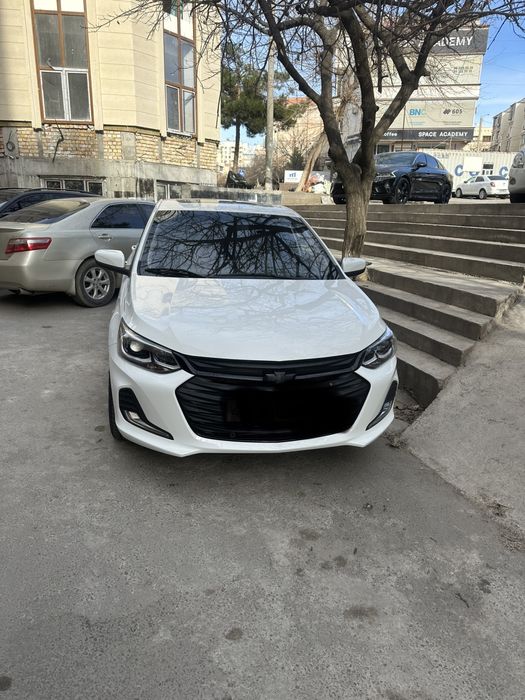 Onix 2025 premier 6+