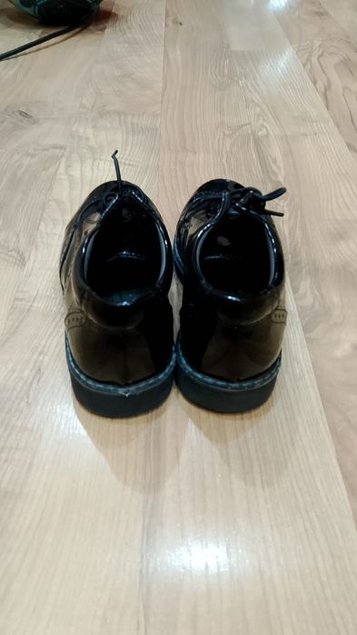 Продам детскую обувь