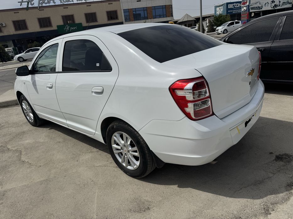 Chevrolet Cobalt 2025 — 4