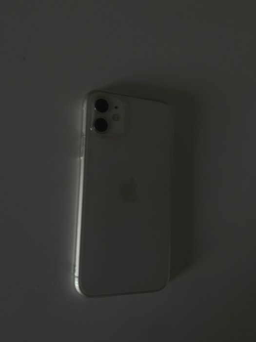 iphone 11 идеальный все в ориге. обмен