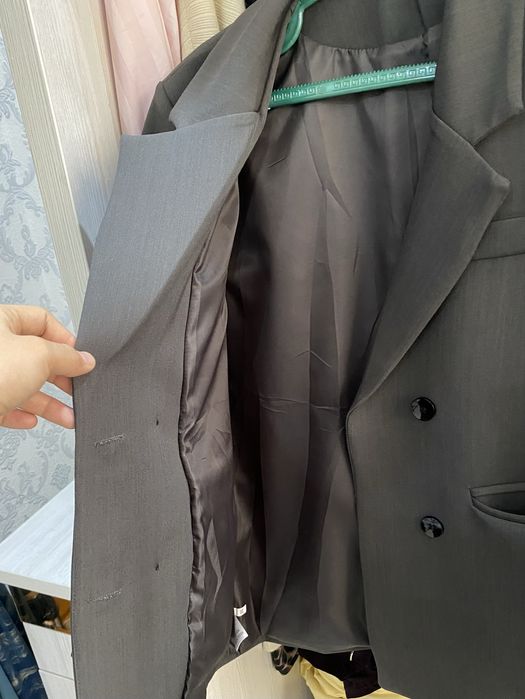 Pidjak ayollar Narxi 250 ming Hali kiyilmagan yangi