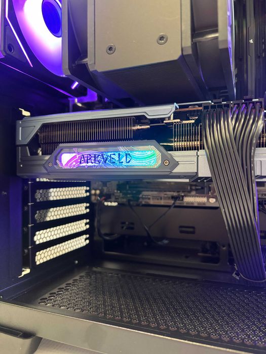 Геймърски компютър AMD Ryzen 7 8700F, RX 9070 XT 16GB, 32GB ram