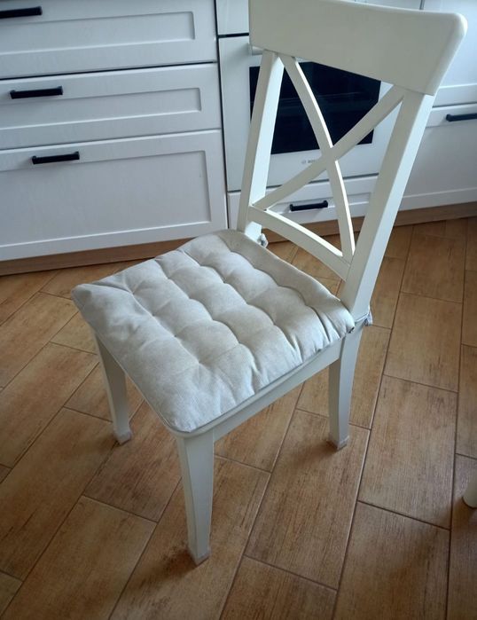 Продам стулья белые ИКЕА