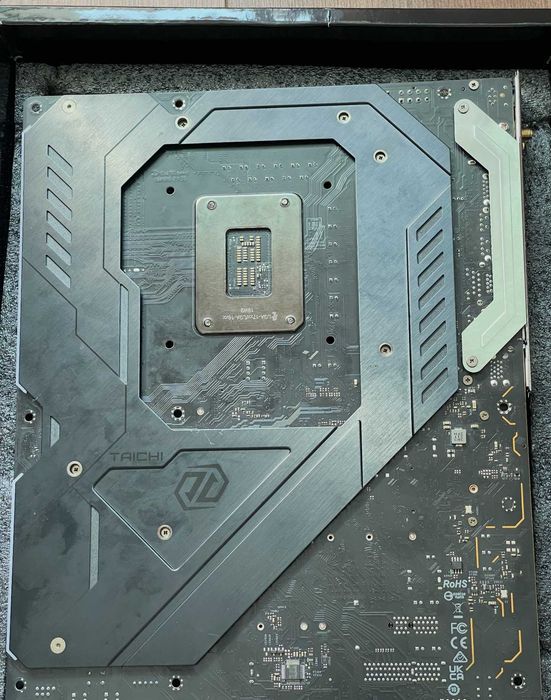 ASrock Z690 Taichi дънна платка