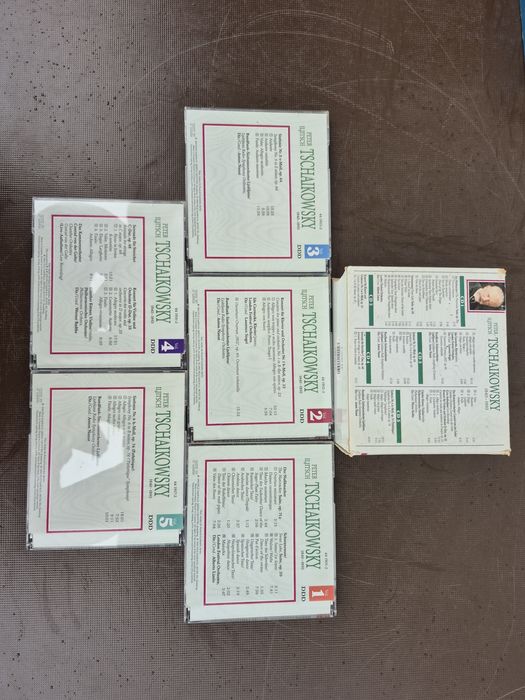 Vand lot  CD cu muzica clasica mixta Tschaikowsky 

8 CD =100lei

-livrez oriunde în țară cu FAN COURIER sau orice alt serviciu de cu