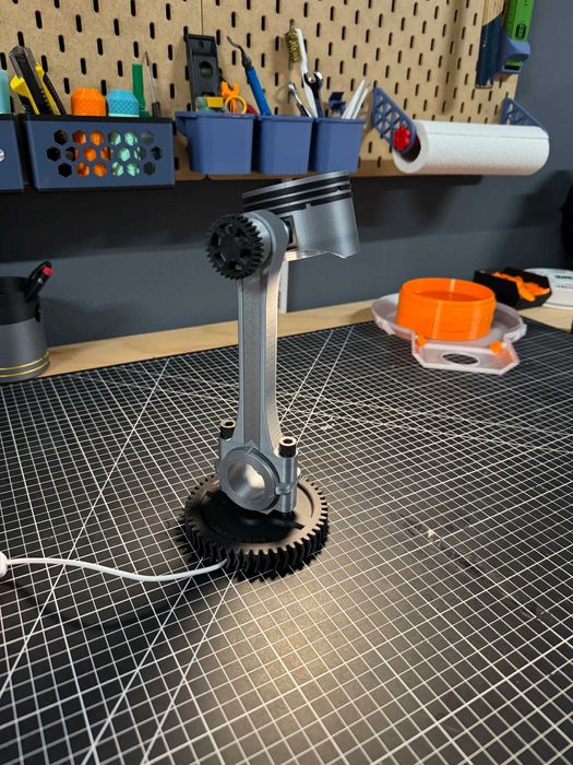 Lampa de birou reglabila tip PISTON