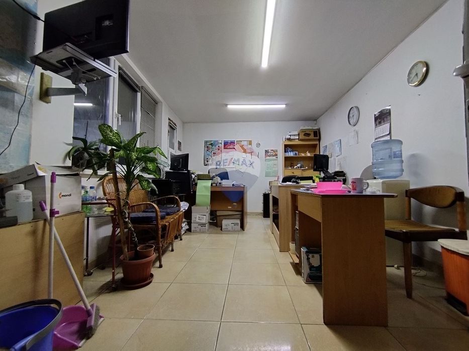 Дава се под наем Промишлена сграда в Варна, Западна промишлена зона - 1000 кв.м за 3000 € - Снимка #4