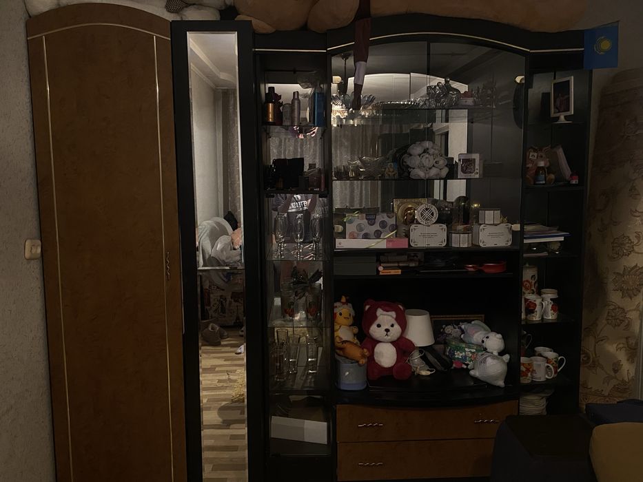 Продам стенку,есть торг