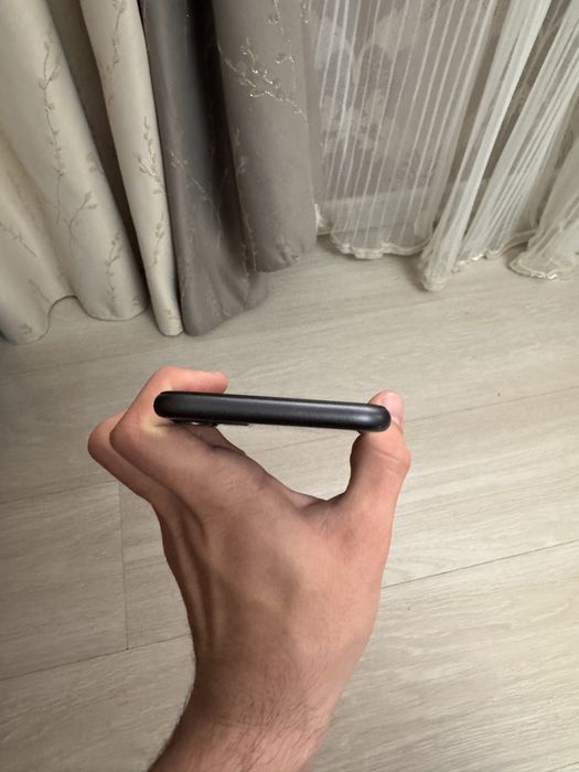 Продам айфонн 11