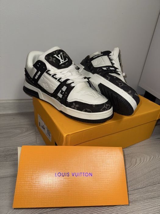 Adidasi Louis Vuitton