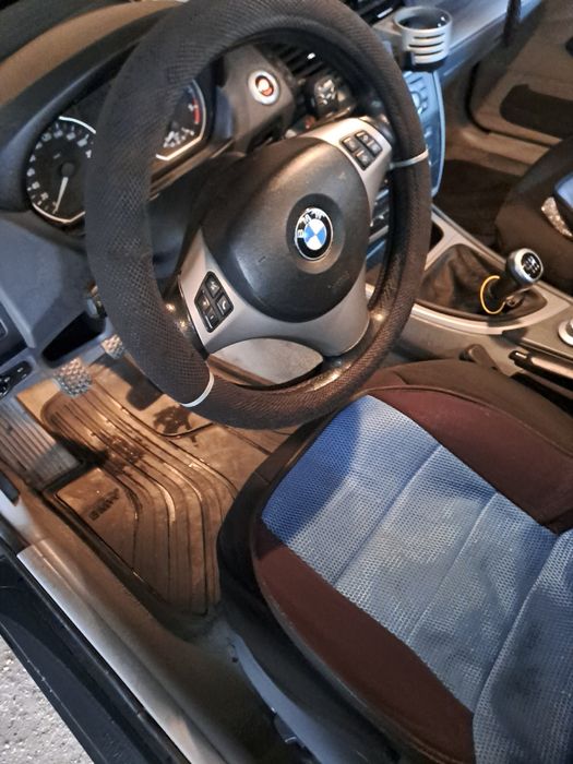 Vând mașină bmw in stare impecabilă