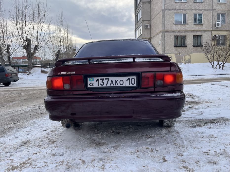 Продам митсубиси лансер 1993г