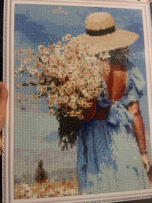 Диамантен гоблен - Цветарка 30/40 в рамка