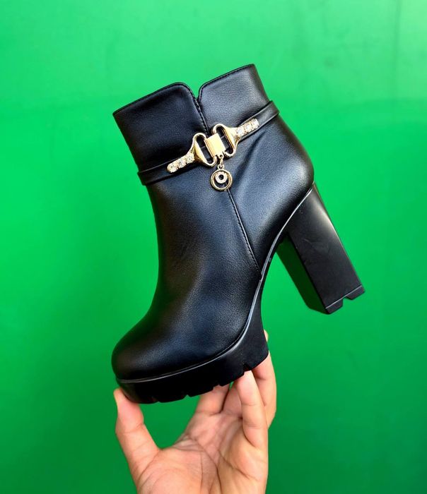 Oyoq kiyim etik Xitoy