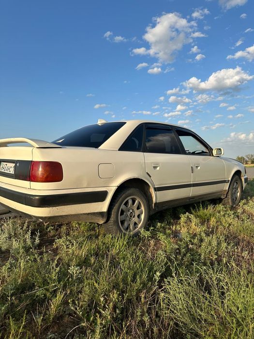 Срочно продам ауди 100 с4