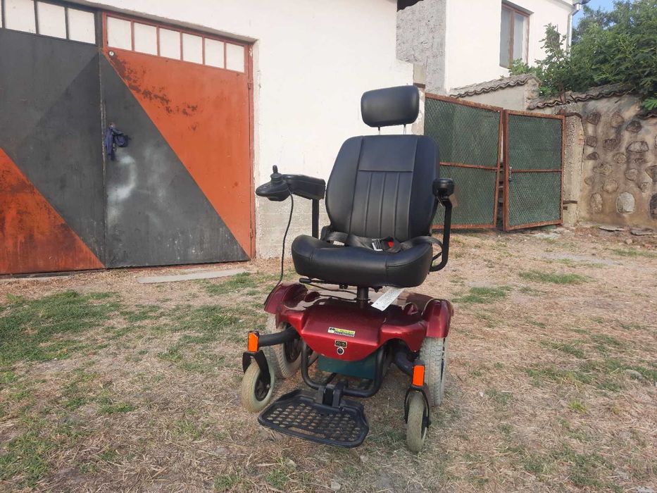 Инвалиден електрически стол с джойстик