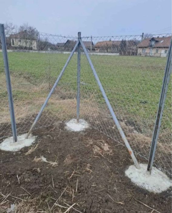 Spalieri zincati ideali pentru vie garduri mure etc