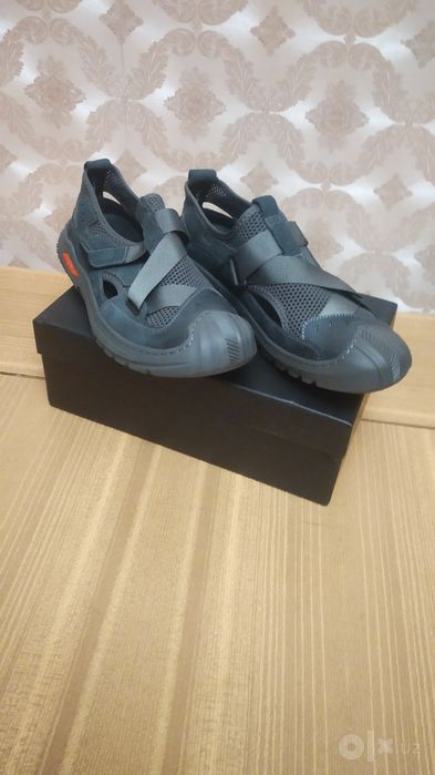 Продам новые кросовки