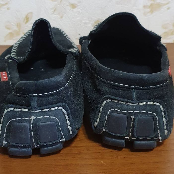 Замшевые лоферы Prada