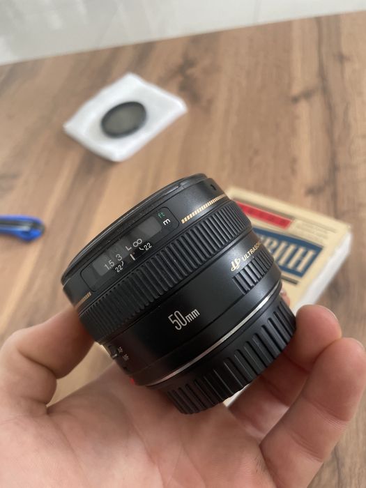 Объектив Canon 50mm 1.4