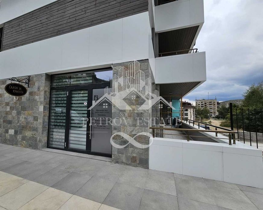 Продава се Офис в Велинград - 61 кв.м за 2010 €/кв.м - Снимка #9