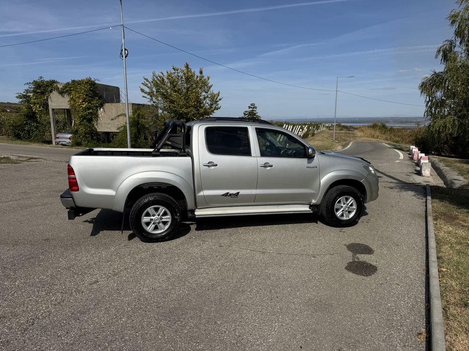 Toyota Hilux 2.5 /4x4/ 2013