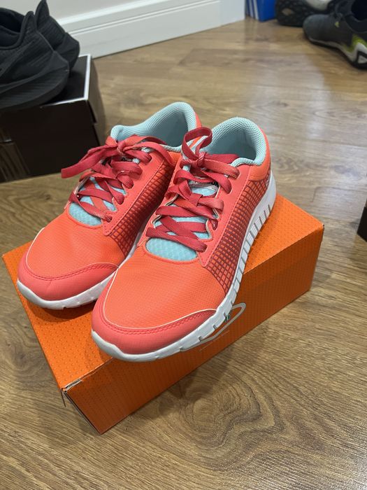 Reebok кросовки, женский